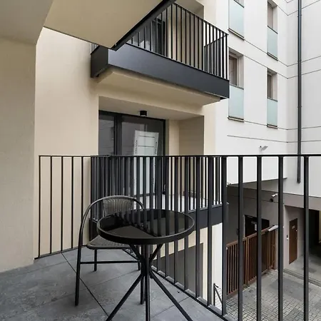 Cozy And Bright In By Renters Apartment