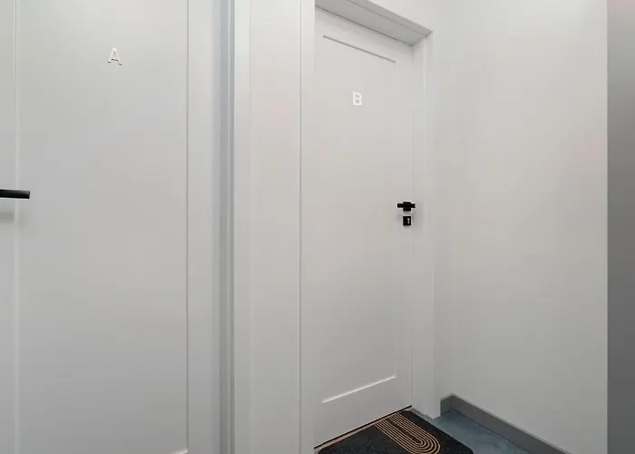 Cozy And Bright In By Renters * Poznań